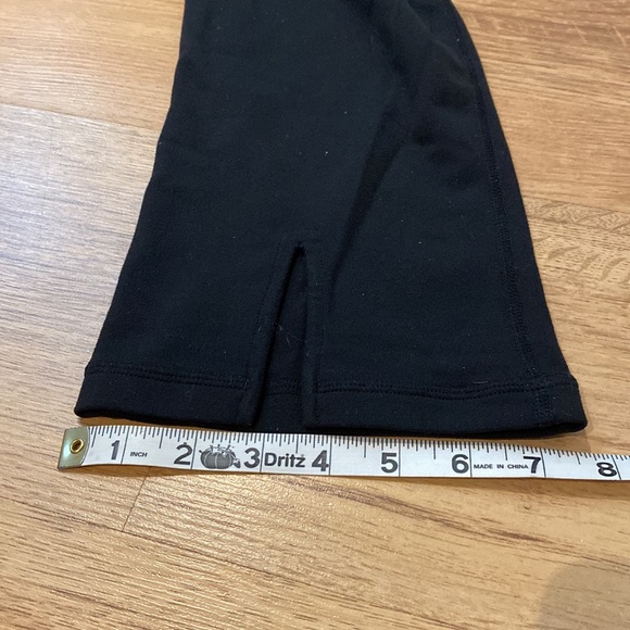 Black capris lululemon with back leg slit - Picture 8 of 9